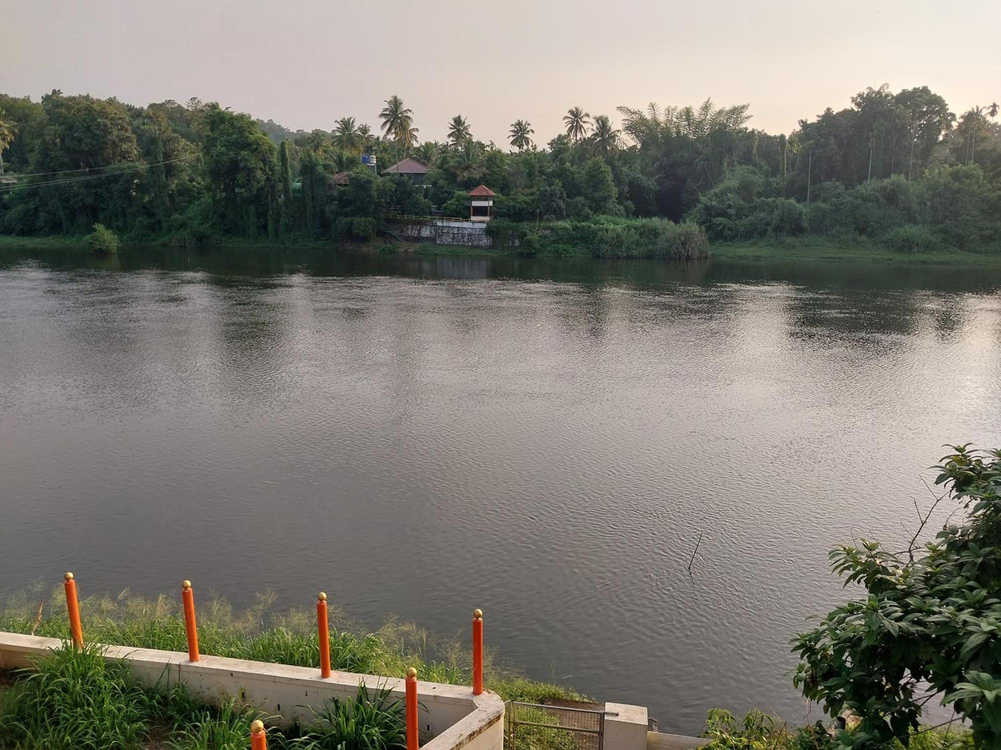 Stayberries River Rock Villa Athirapilly Kizhake Chālakudi Exterior foto