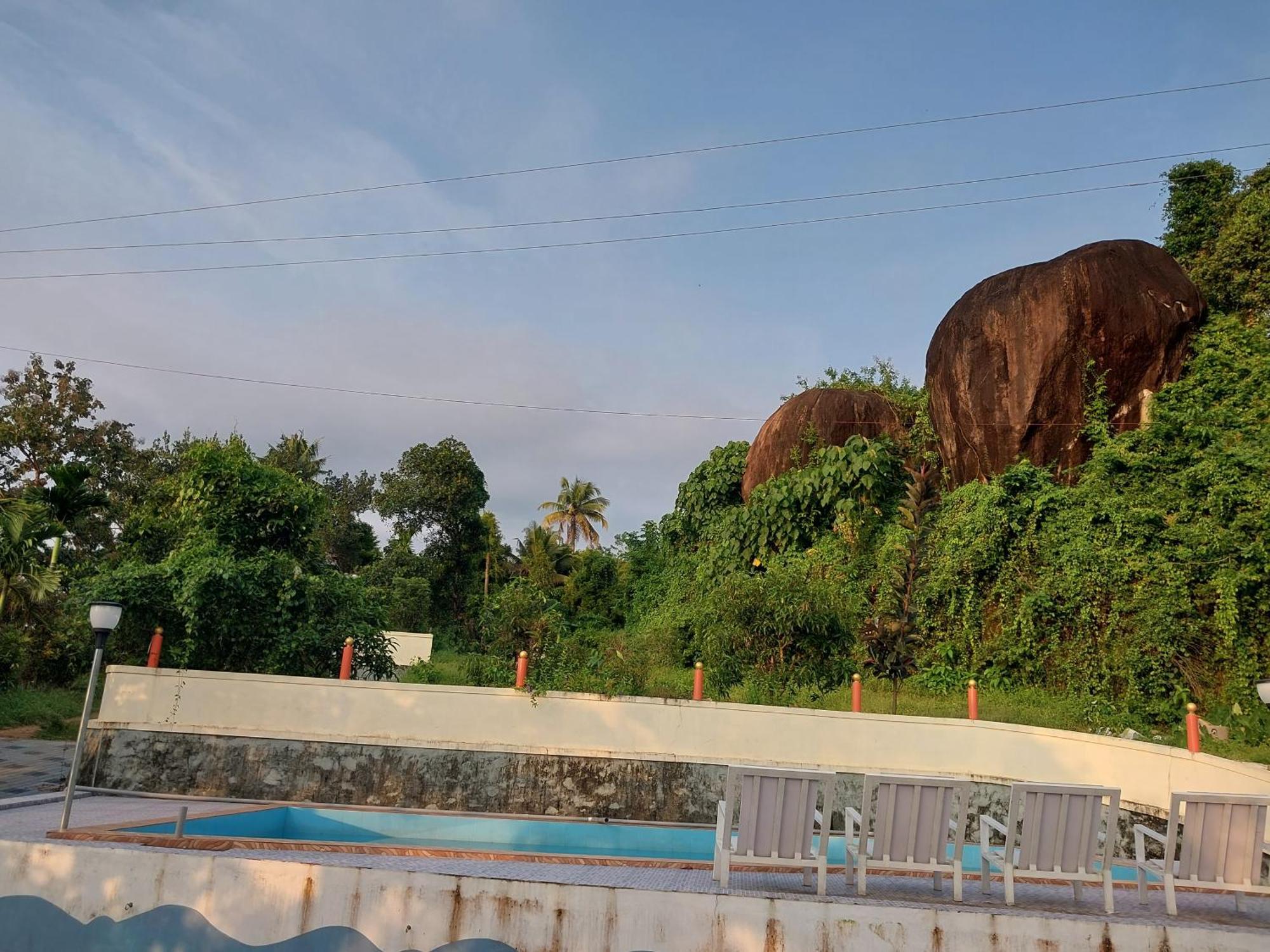 Stayberries River Rock Villa Athirapilly Kizhake Chālakudi Exterior foto